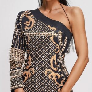 One soulder dress total truks