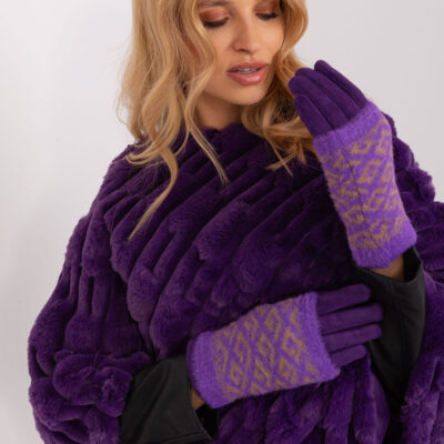 Gloves model 190817 AT