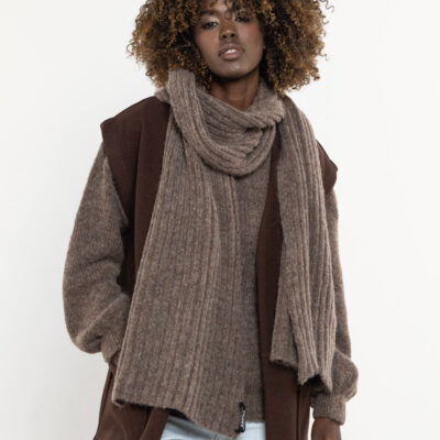 Shawl model 220843 awama